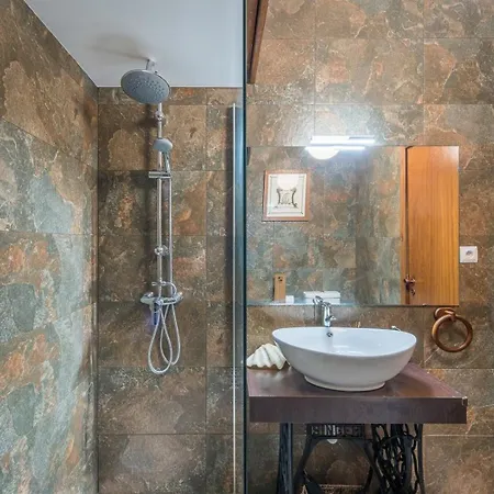 Guestready - Woodwork * Porto